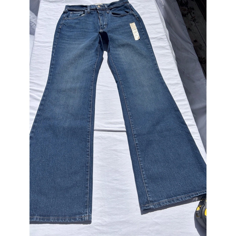 NWT Universal Thread Women's‎ Size 8R High Rise Flare Jeans Blue Comfort Stretch